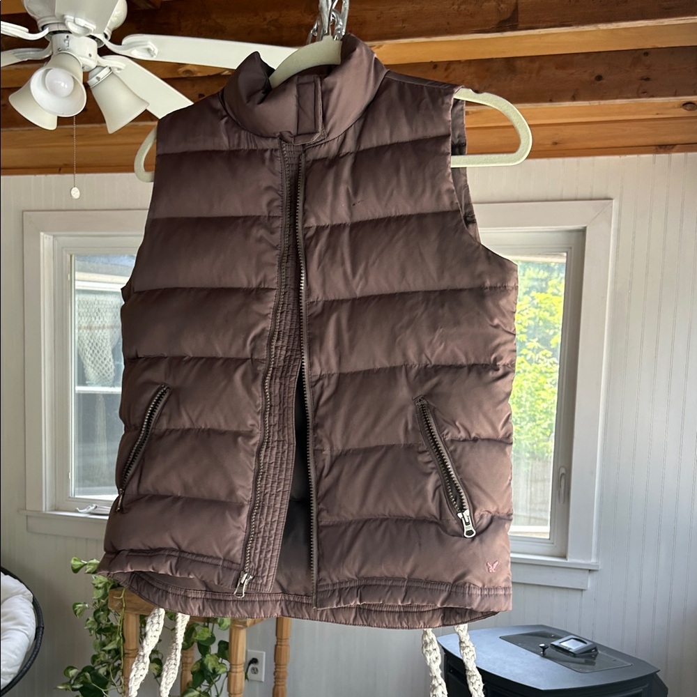 American Eagle Outfitters Puffer Vest in Dark Brown